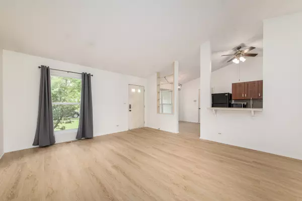 Naperville, IL 60565,2060 Navarone Drive