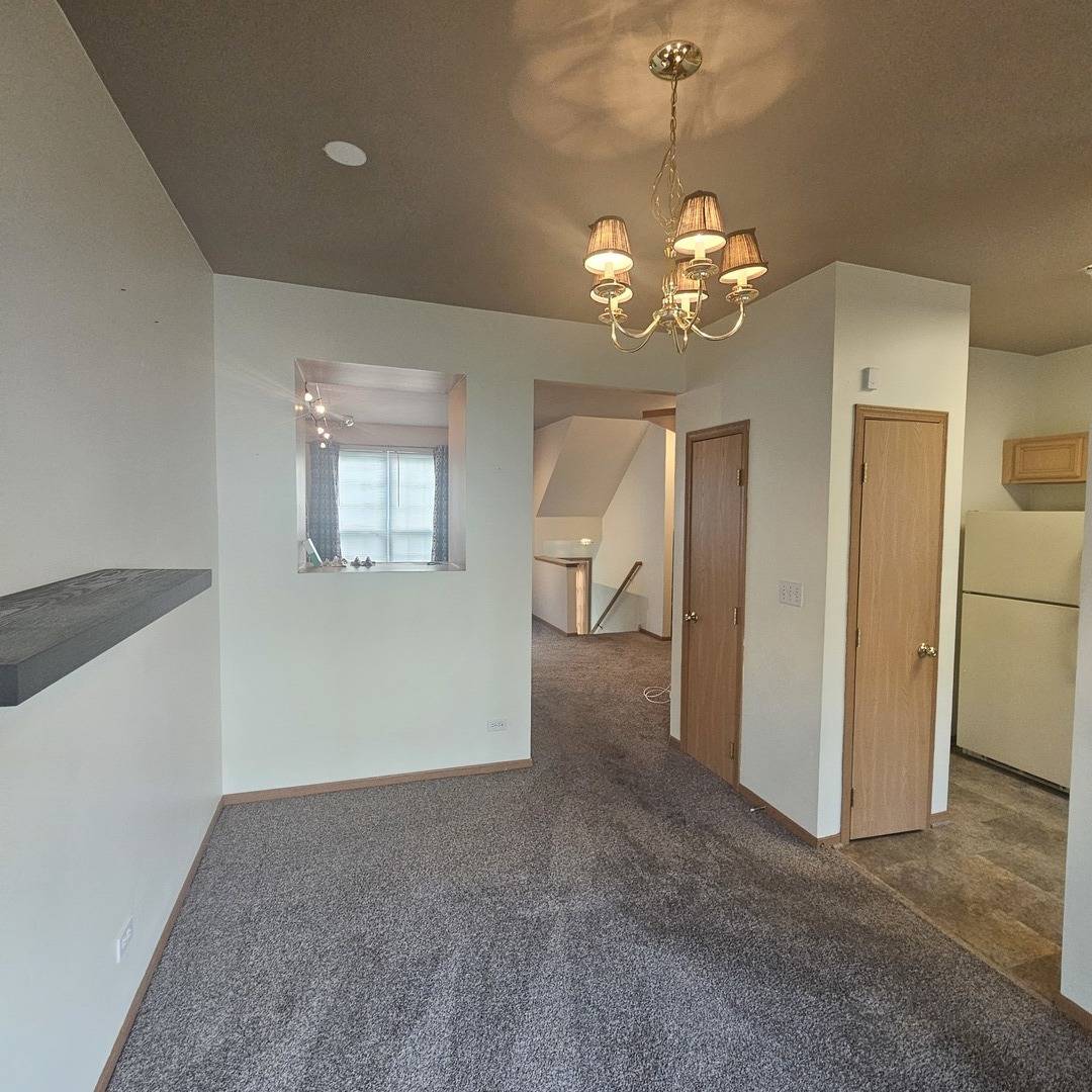 Aurora, IL 60506,1105 Village Center Parkway #1