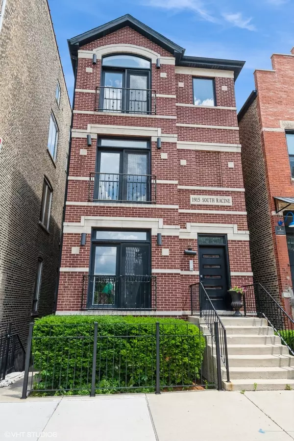 Chicago, IL 60608,1915 S Racine Avenue #3