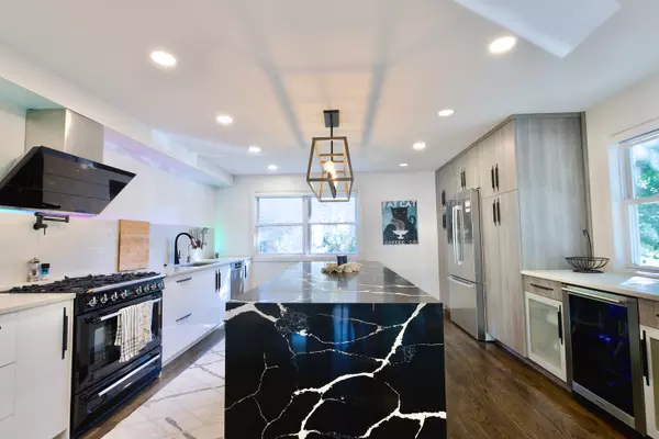 Chicago, IL 60622,1751 W Julian Street #1