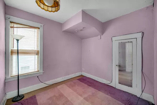 Chicago, IL 60827,320 E 138th Street