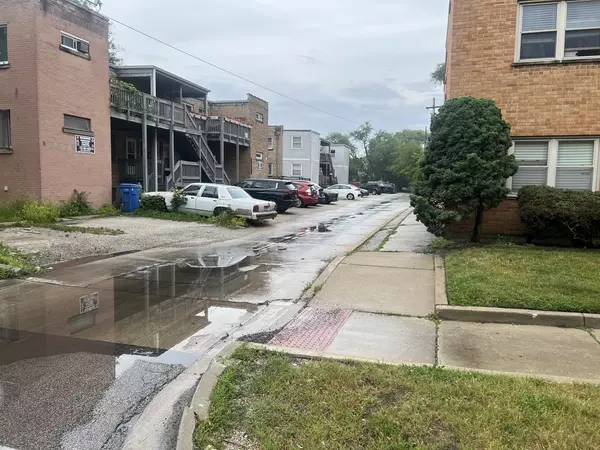 Chicago, IL 60625,2422 W Berwyn Avenue #309