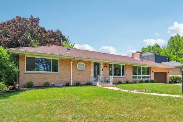 Lincolnwood, IL 60712,7248 N Kildare Avenue