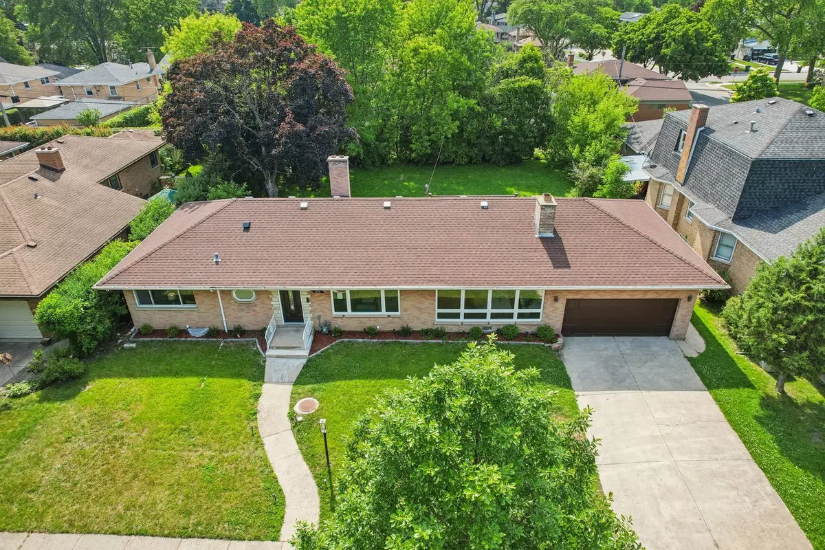 Lincolnwood, IL 60712,7248 N Kildare Avenue