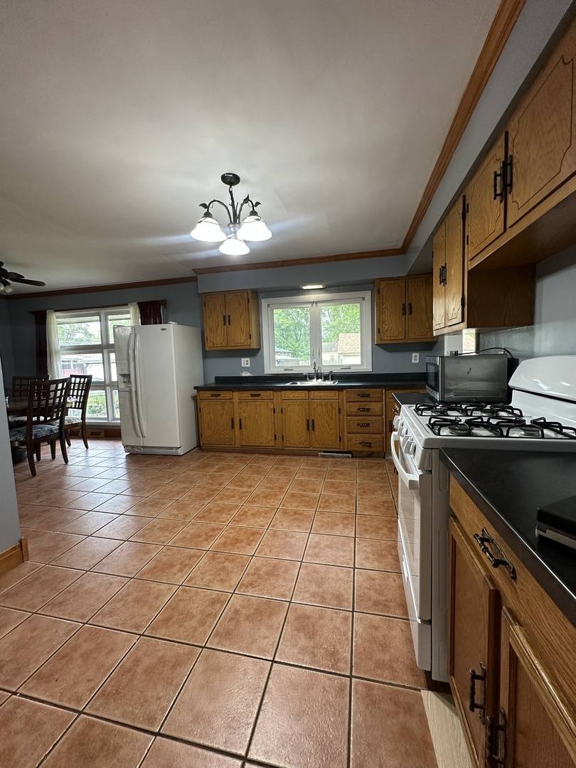 Burnham, IL 60633,14247 S Marquette Avenue