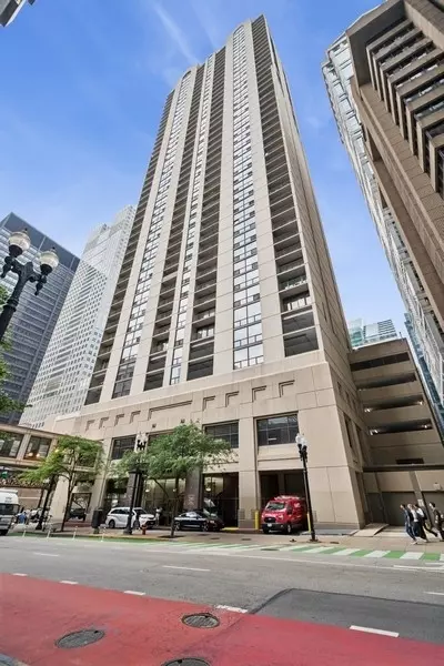 Chicago, IL 60601,200 N Dearborn Street #2402