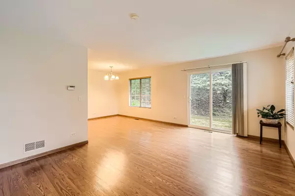 Lake In The Hills, IL 60156,28 W Pheasant Trail #28