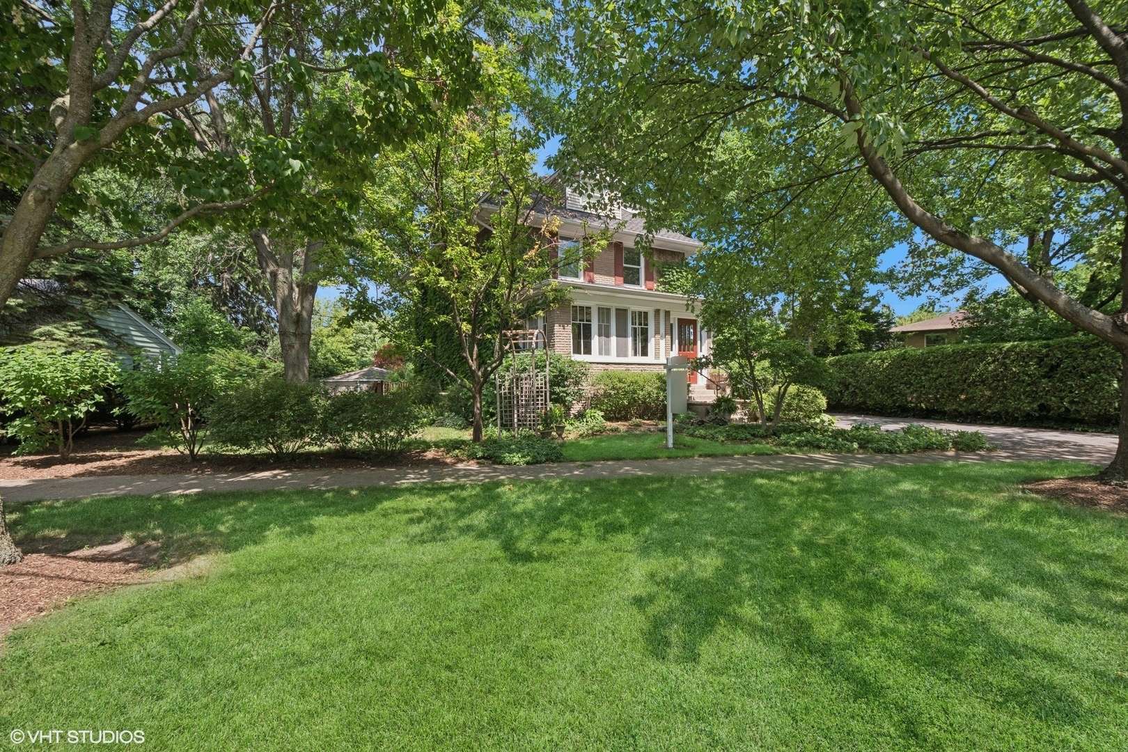 2040 Old Glenview Road, Wilmette, IL 60091
