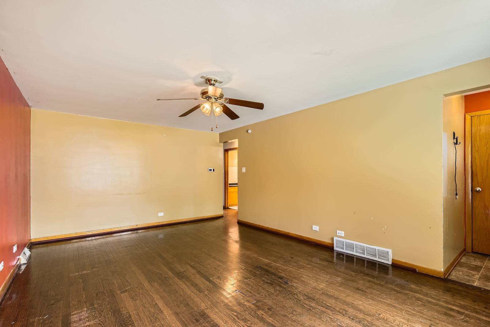 Dolton, IL 60419,14433 Woodlawn Avenue