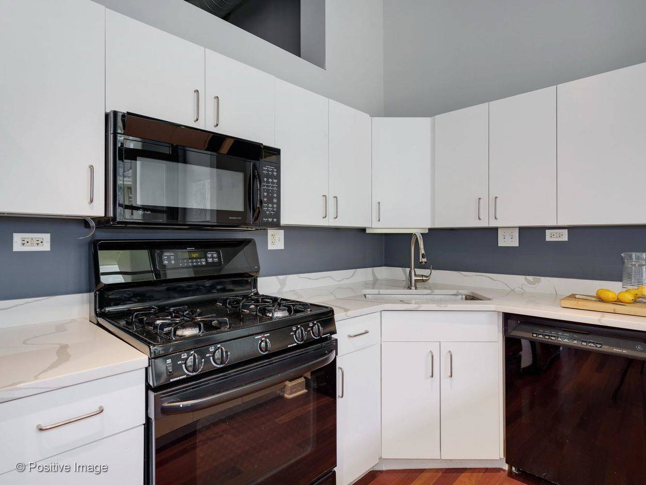 Chicago, IL 60610,900 N Kingsbury Street #967