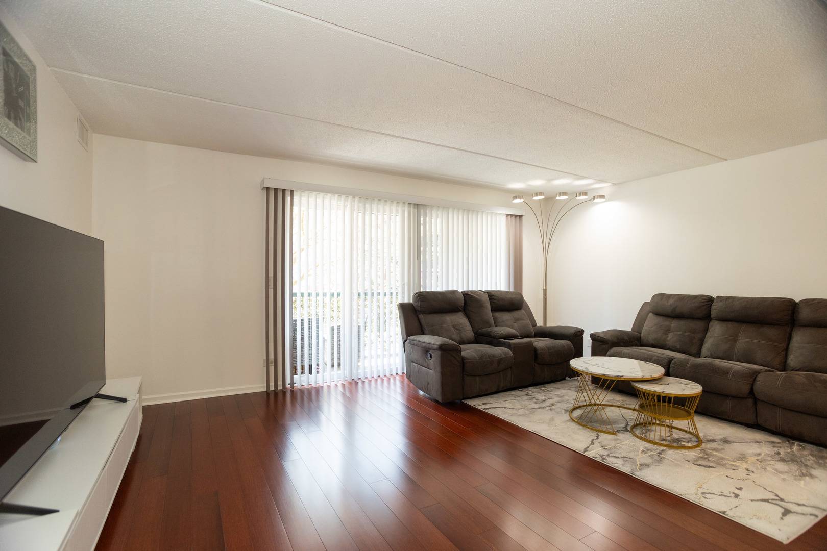 Norridge, IL 60706,8560 W Foster Avenue #209