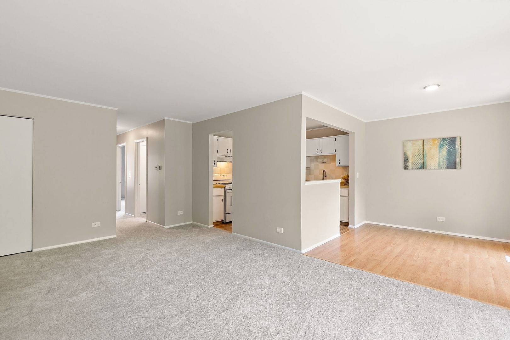 Schaumburg, IL 60193,403 Sandalwood Lane #C1