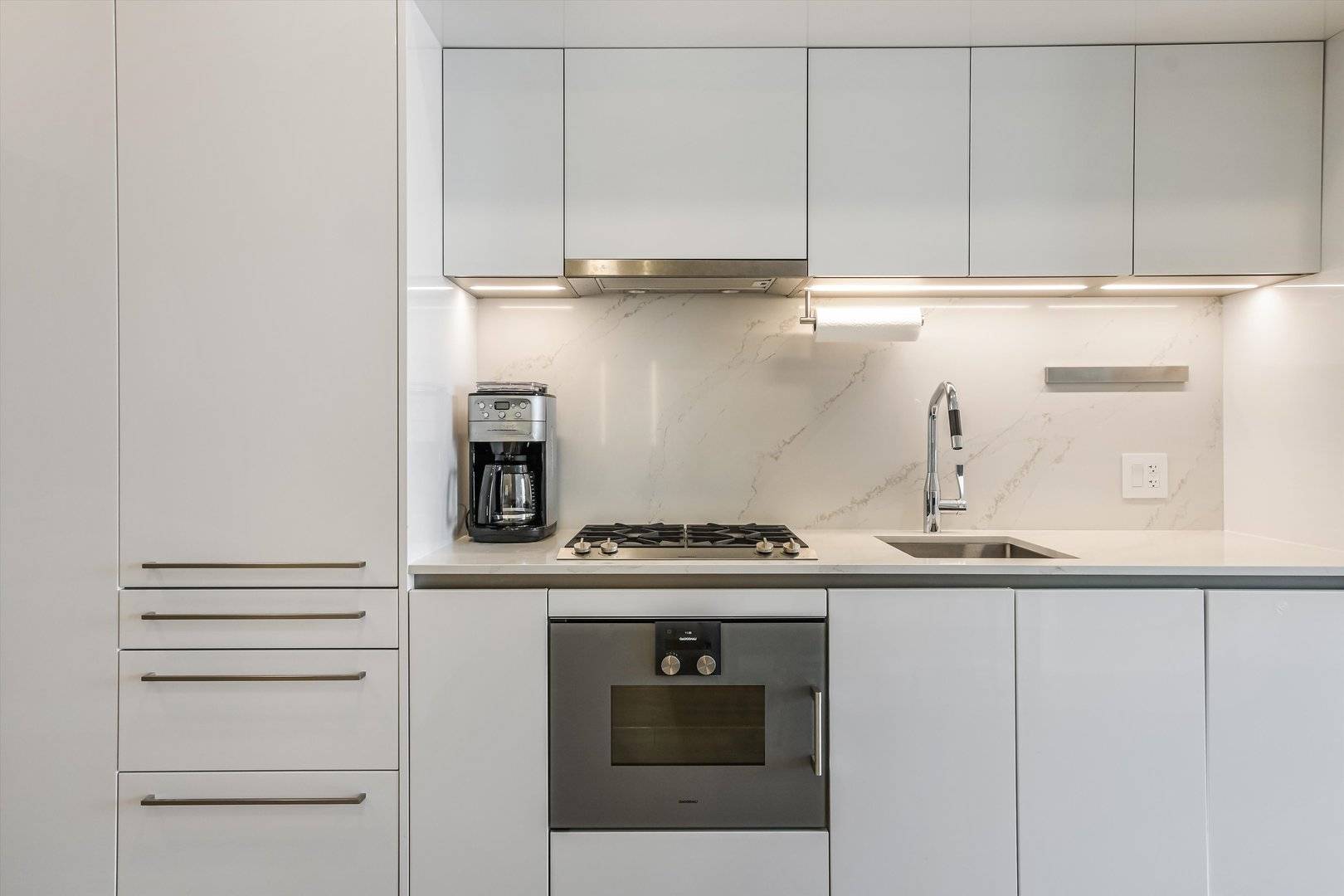 Chicago, IL 60601,211 N Harbor Drive #4107