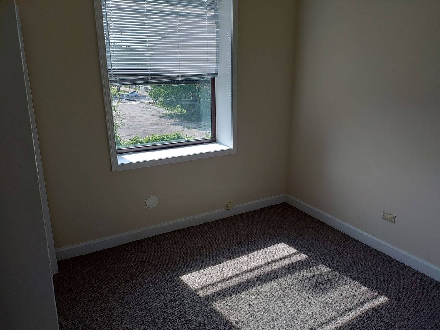 Chicago, IL 60615,4752 S Wabash Avenue #301