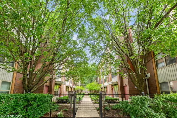 1240 W Monroe Street #7, Chicago, IL 60607