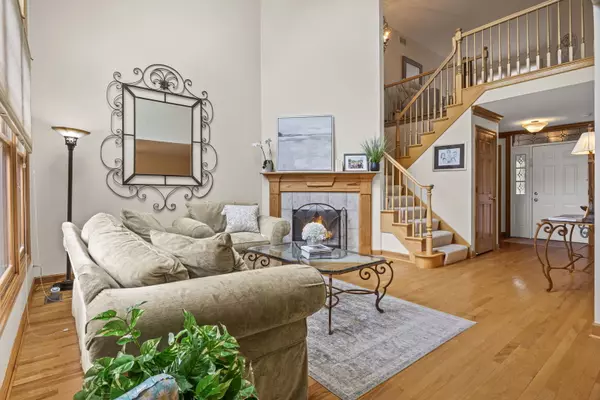St. Charles, IL 60174,3733 King George Lane