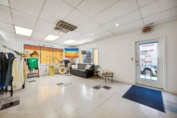 Wheaton, IL 60187,110 W Willow Avenue