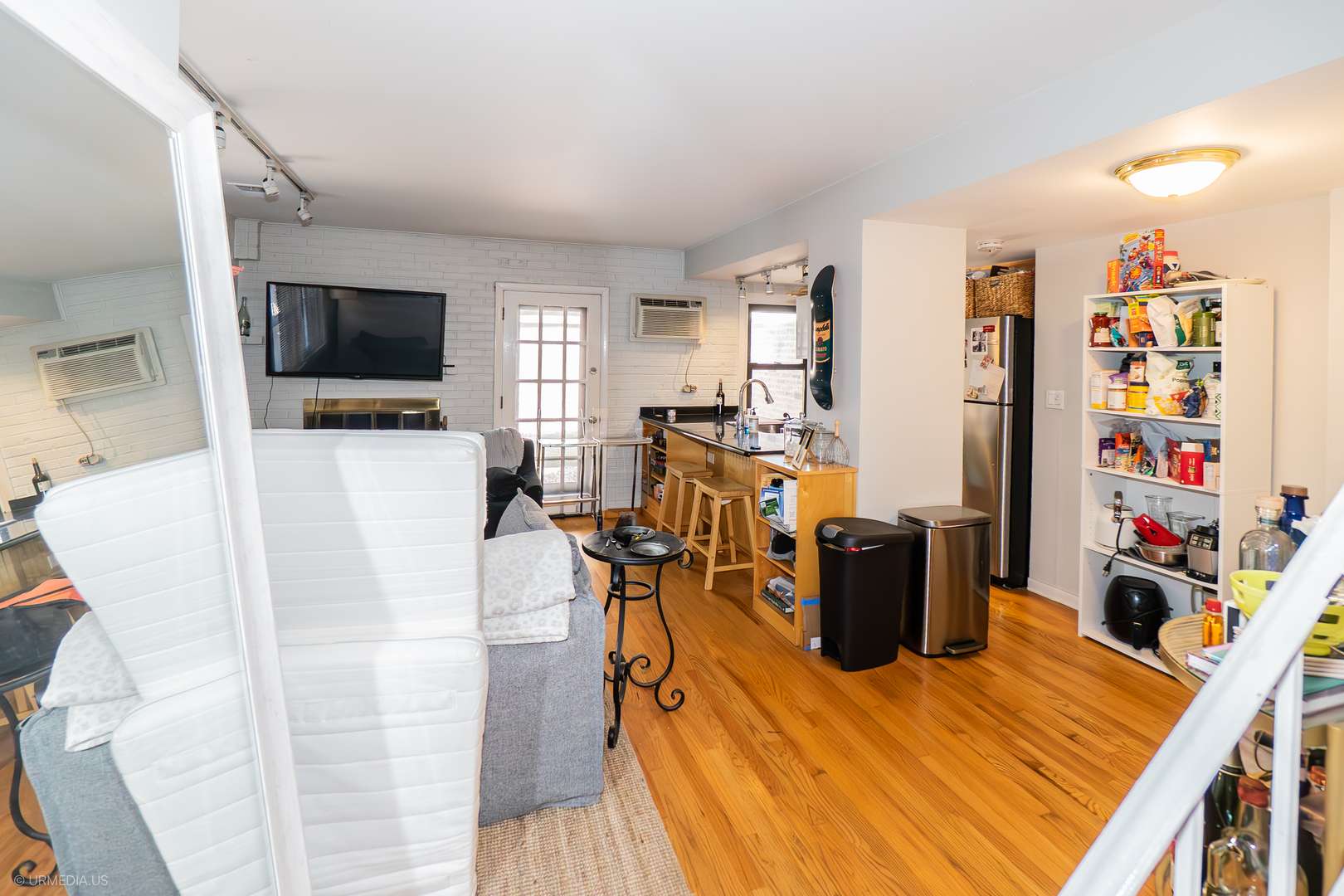 Chicago, IL 60614,455 W Grant Place #1