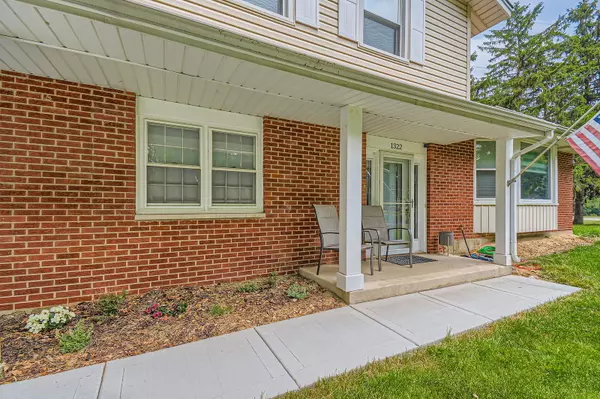 Palatine, IL 60074,1322 E Thurston Drive