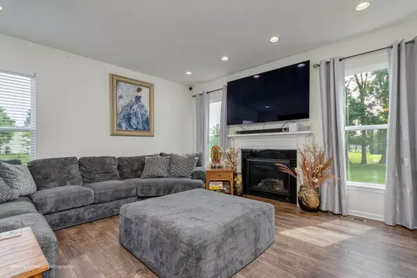 Channahon, IL 60410,26065 S White Oak Trail