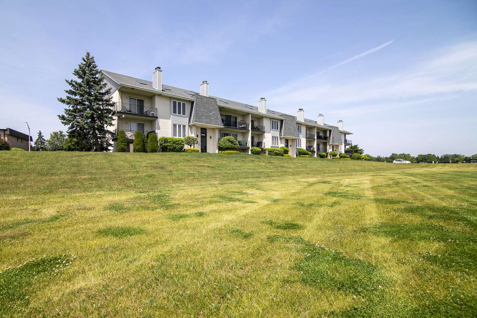 Orland Park, IL 60462,15705 Lake Hills Court #2N