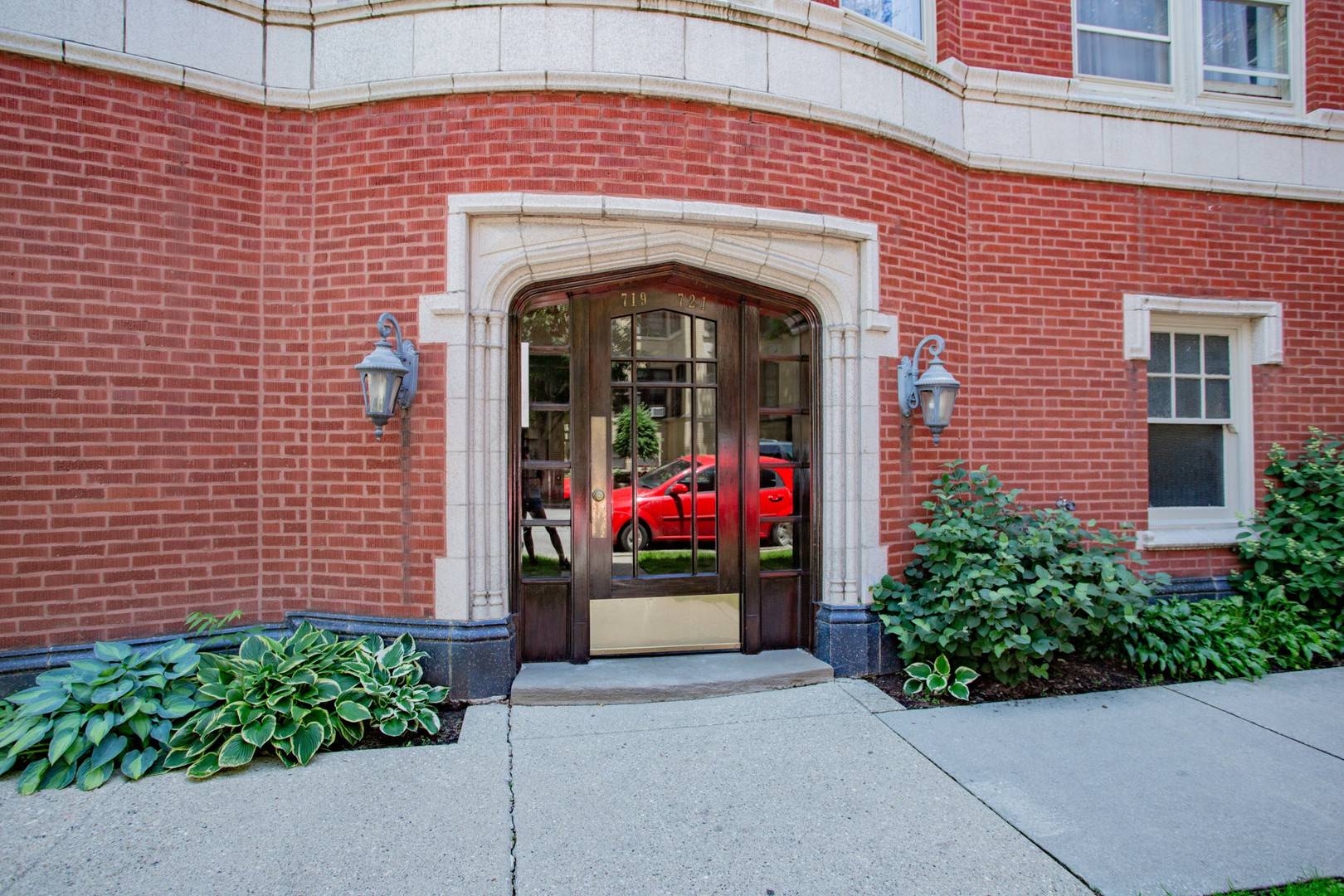 Oak Park, IL 60302,719 ERIE Street #3A