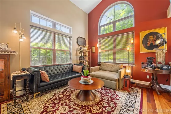 North Aurora, IL 60542,251 Abington Lane