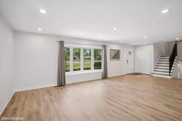 Palatine, IL 60074,1459 E Olive Street