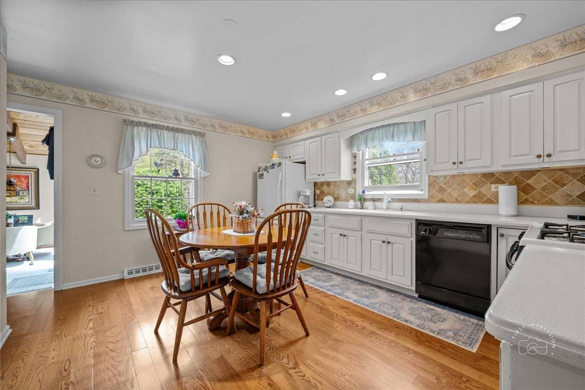 Naperville, IL 60563,1228 N West Street