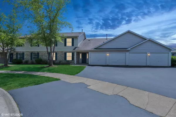 Round Lake Beach, IL 60073,1228 N Red Oak Circle #2