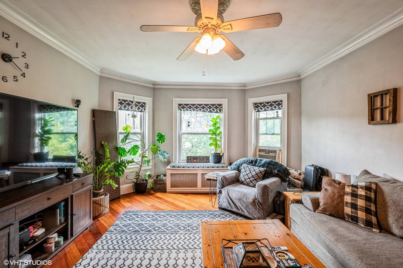 Evanston, IL 60202,832 Washington Street #2E