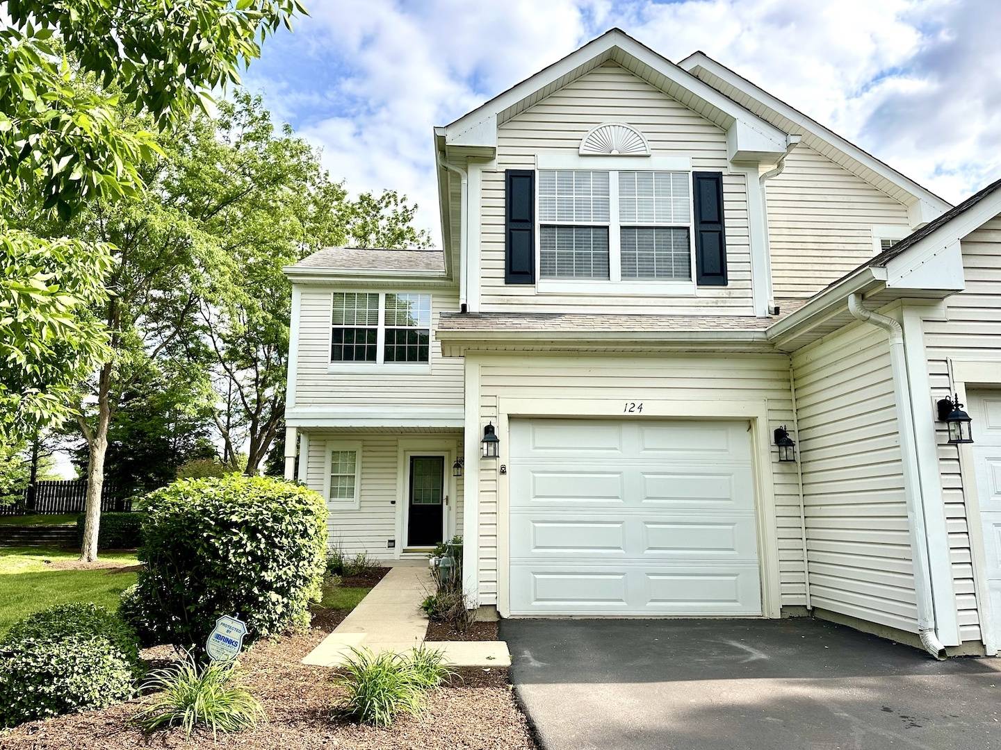 124 Harvest Gate #124, Lake In The Hills, IL 60156
