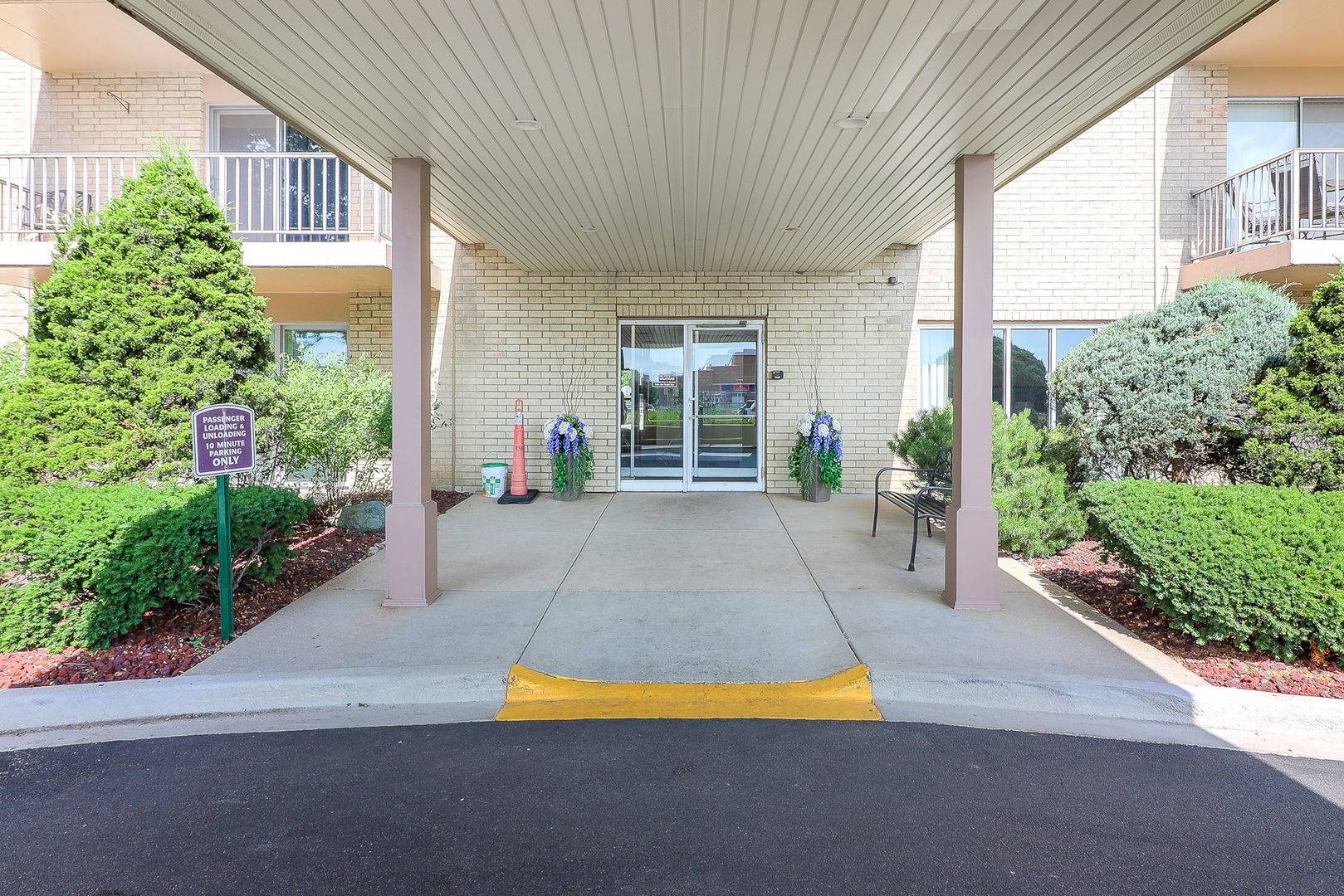 Elmhurst, IL 60126,110 W Butterfield Road #503S