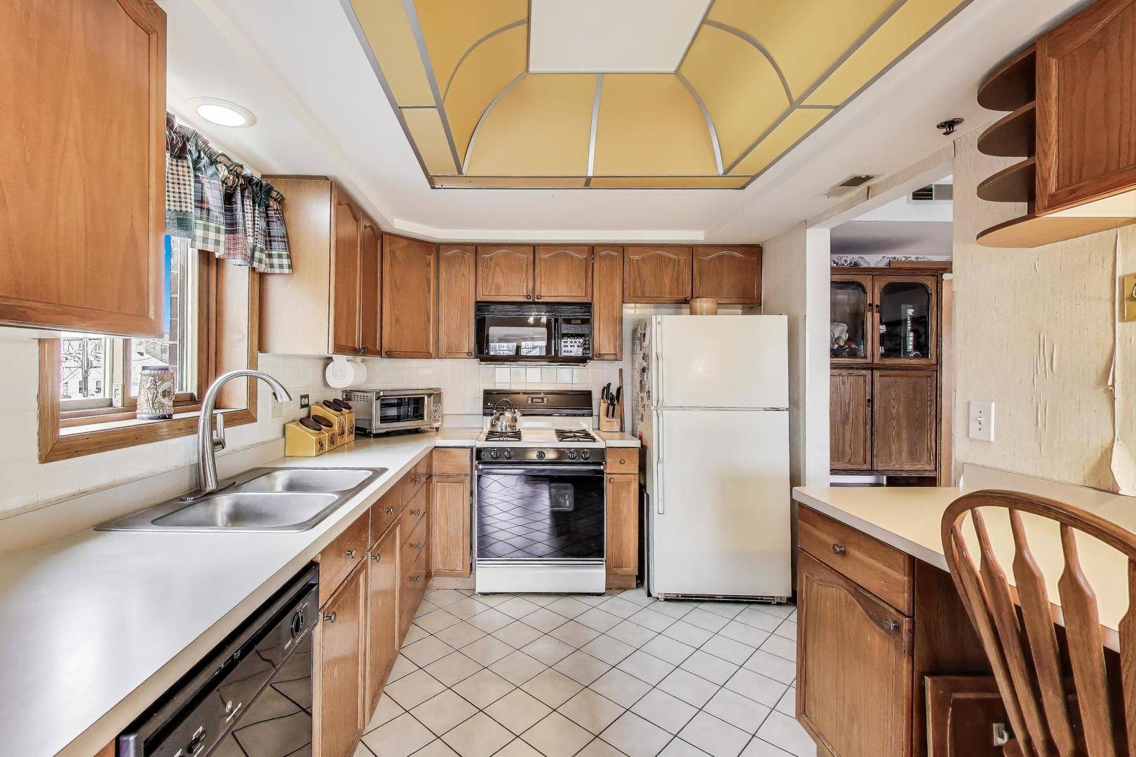 Des Plaines, IL 60016,1433 Perry Street #305