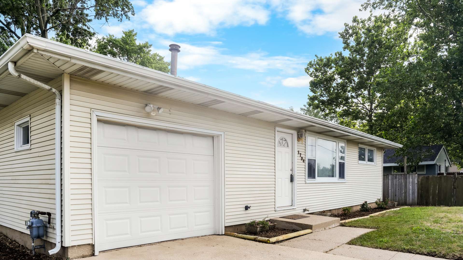 Champaign, IL 61821,1704 W Kirby Avenue