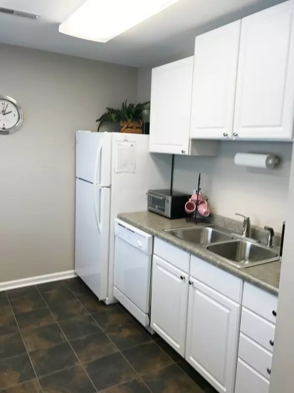 West Dundee, IL 60118,511 Eichler Drive #203-204