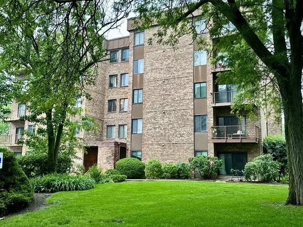 430 Walnut Avenue #2308, Lisle, IL 60532