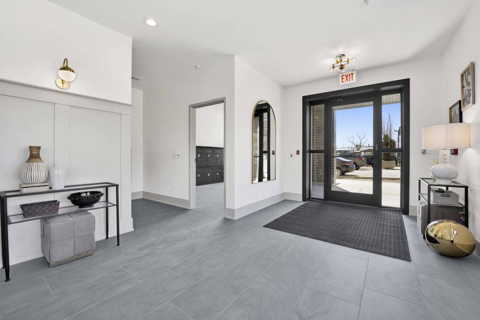 Chicago, IL 60660,1548 W Ardmore Avenue #4D