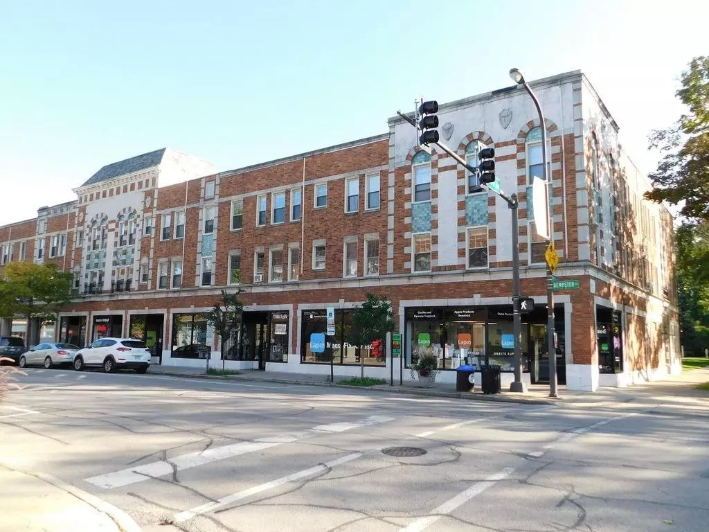 Evanston, IL 60202,810 Dempster Street