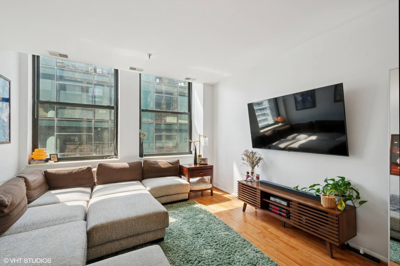 Chicago, IL 60605,740 S Federal Street #1106