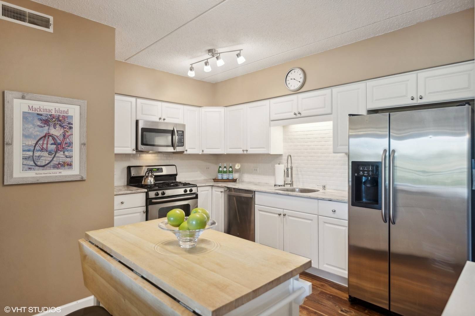 Lombard, IL 60148,1 S Lincoln Avenue #213