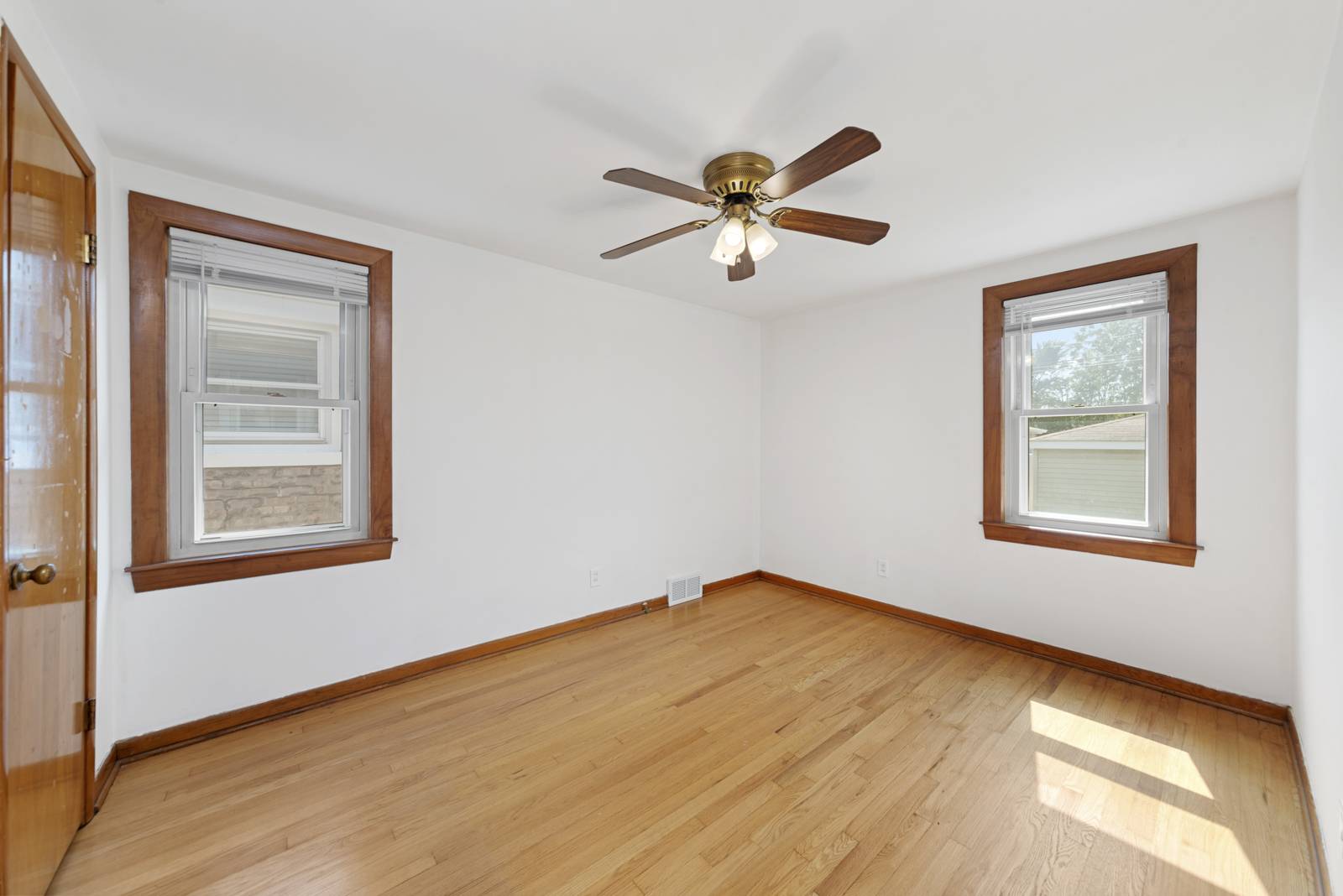 Chicago, IL 60638,5622 S Parkside Avenue