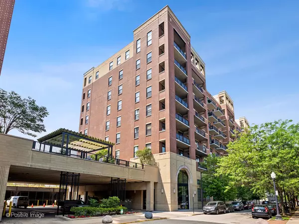 833 W 15th Place #502, Chicago, IL 60608