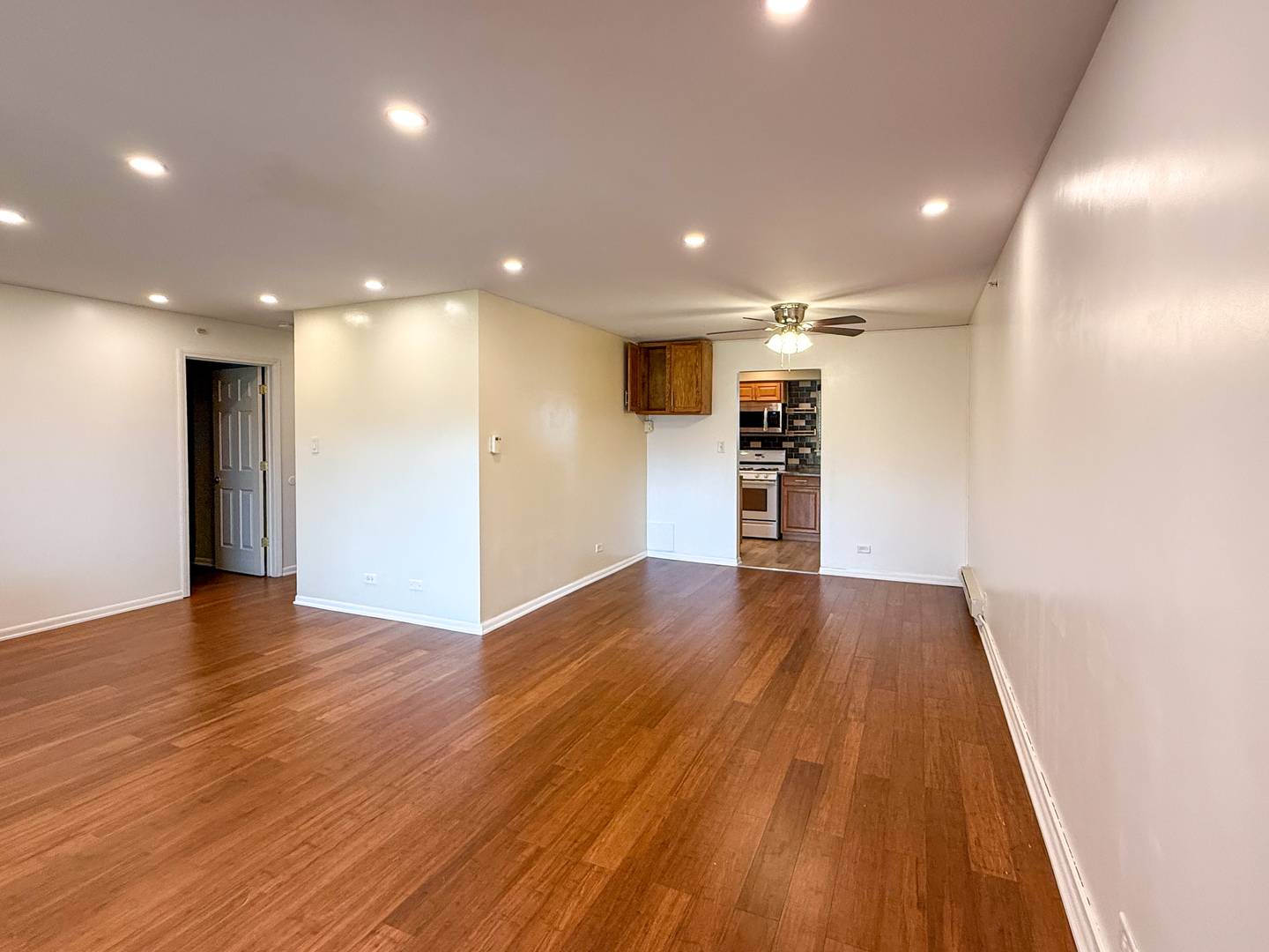 Mount Prospect, IL 60056,1840 W Hatherleigh Court #1E