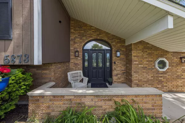 Downers Grove, IL 60516,5873 Walnut Avenue