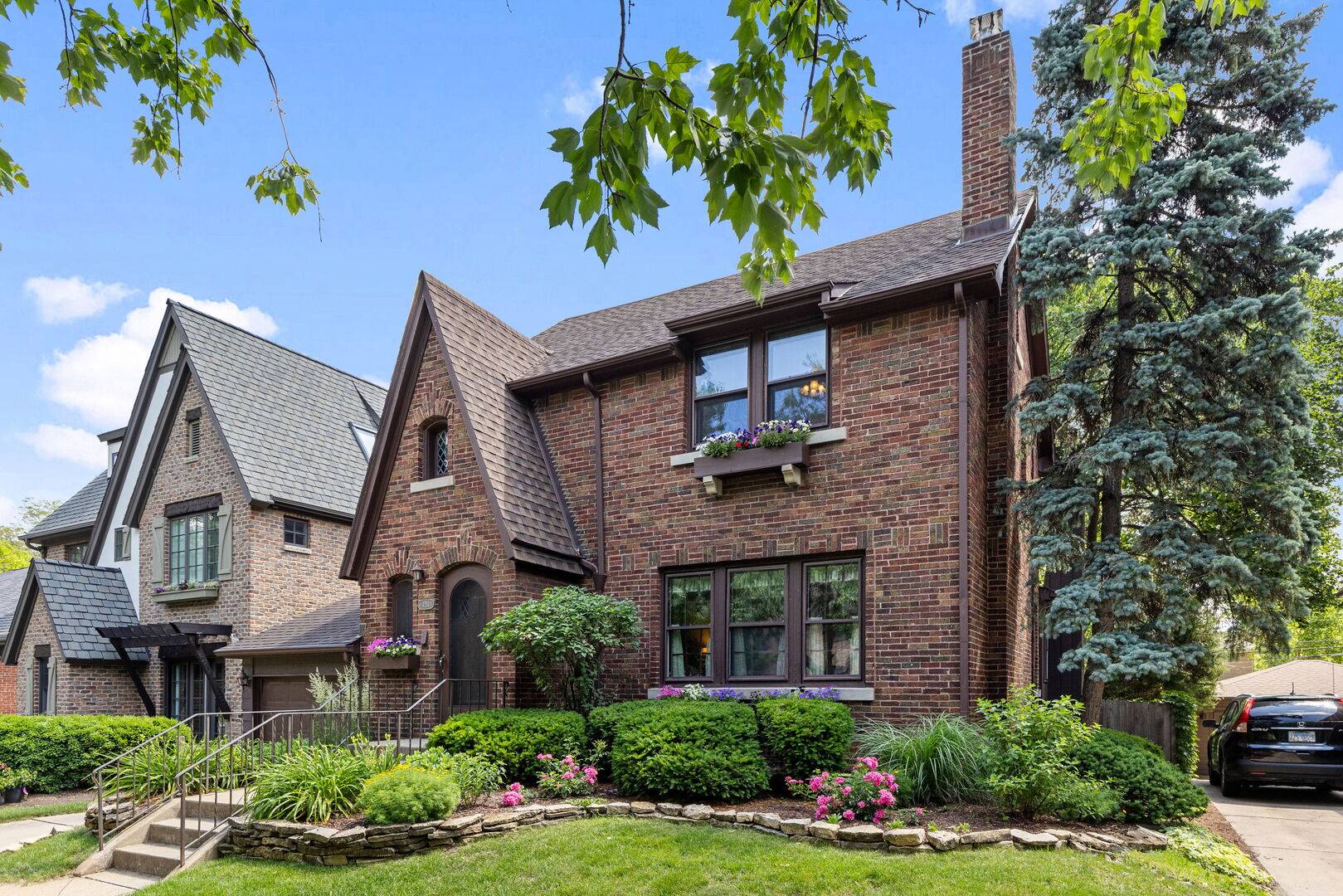 Western Springs, IL 60558,4211 Franklin Avenue