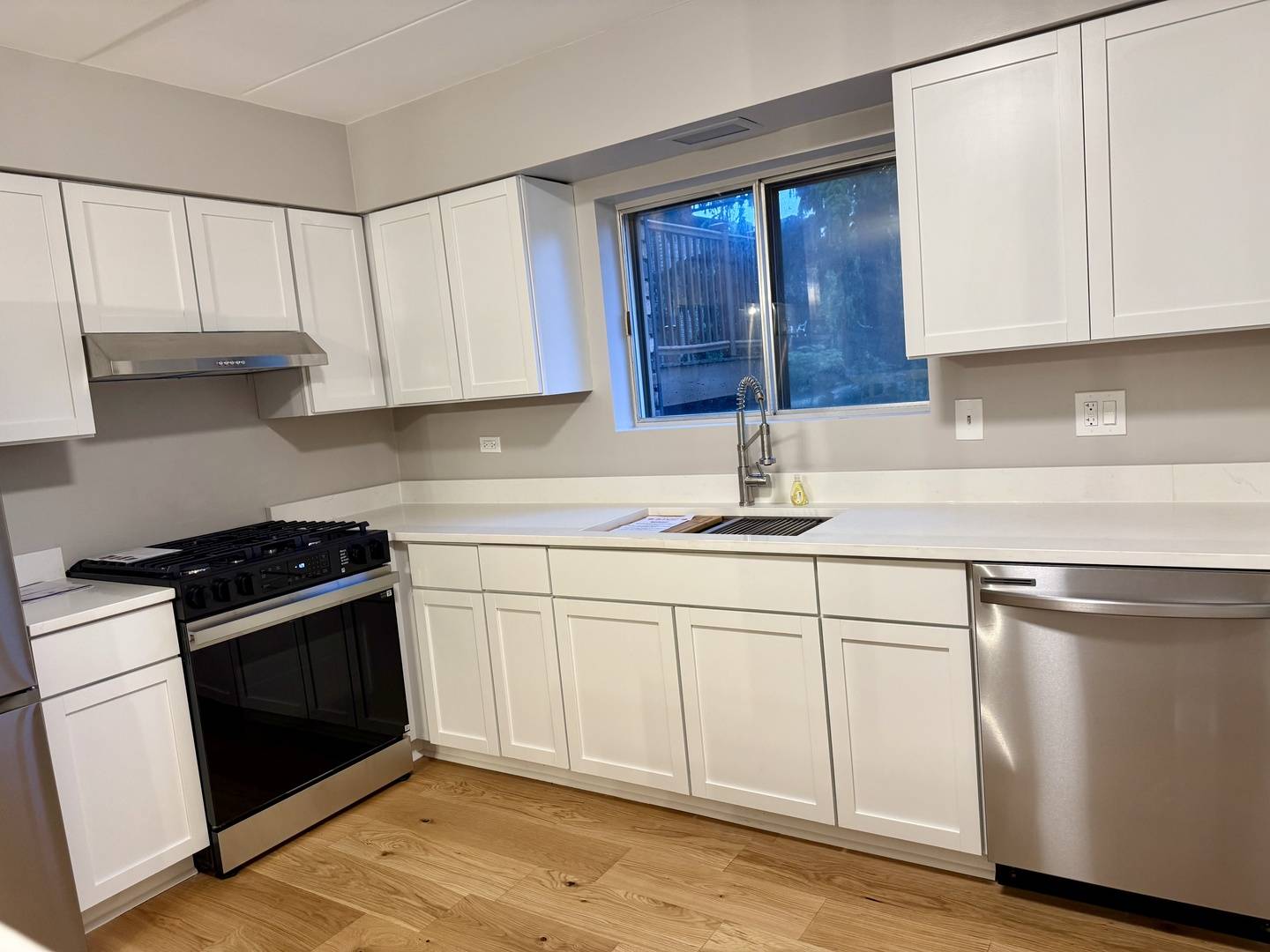 Westmont, IL 60559,61 W Pier Drive #101