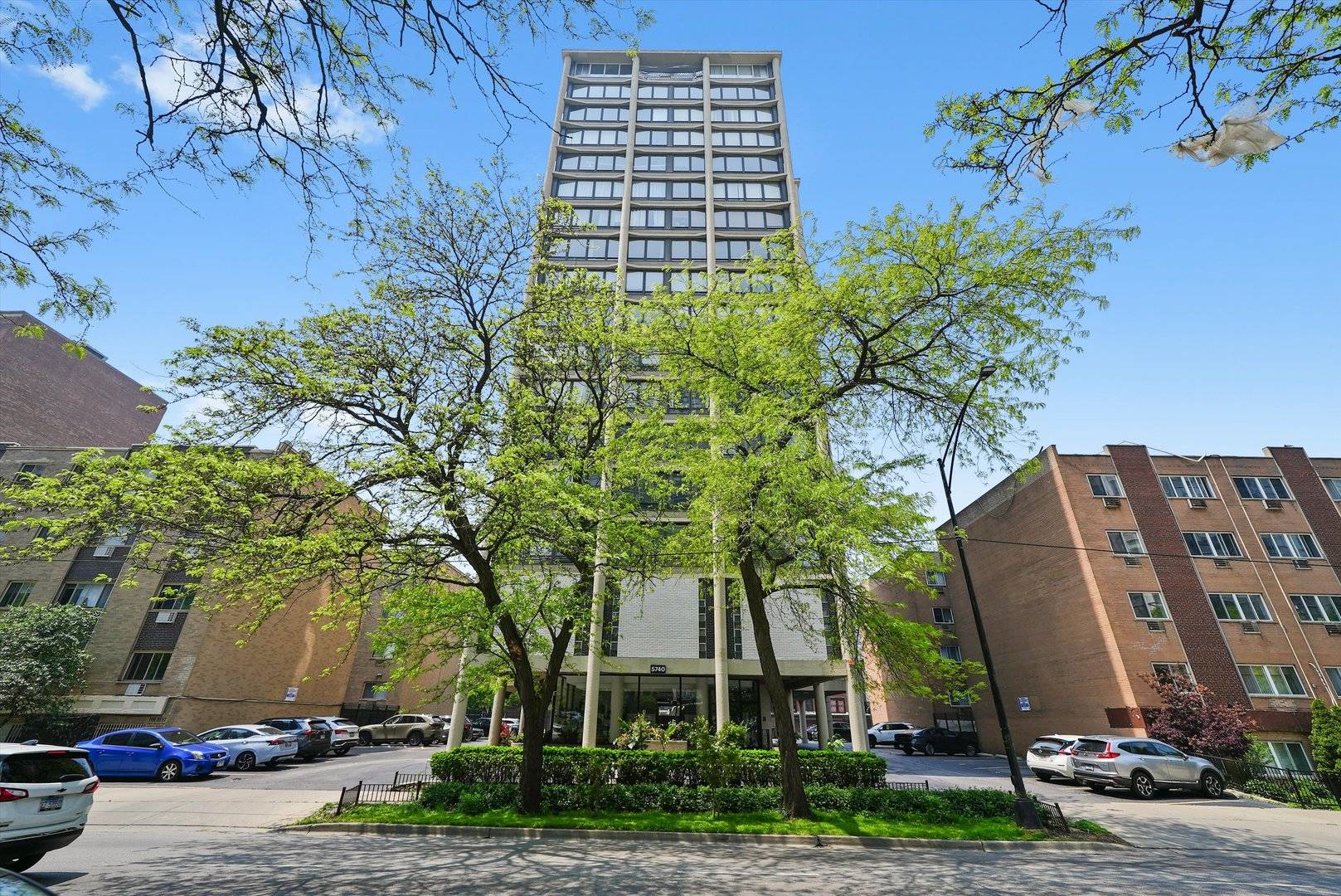 5740 N Sheridan Road #5C, Chicago, IL 60660
