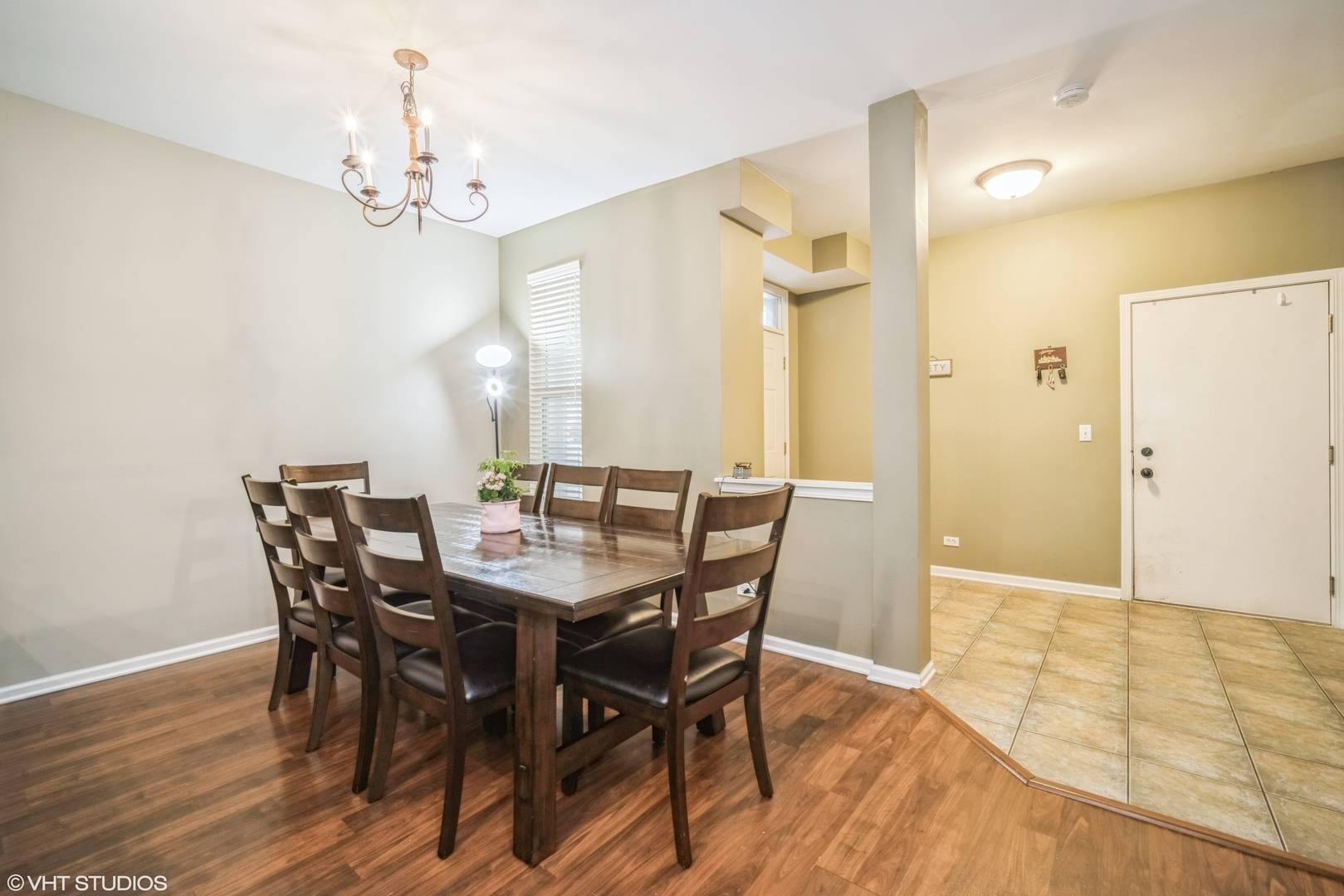 Vernon Hills, IL 60061,414 W Shadow Creek Drive