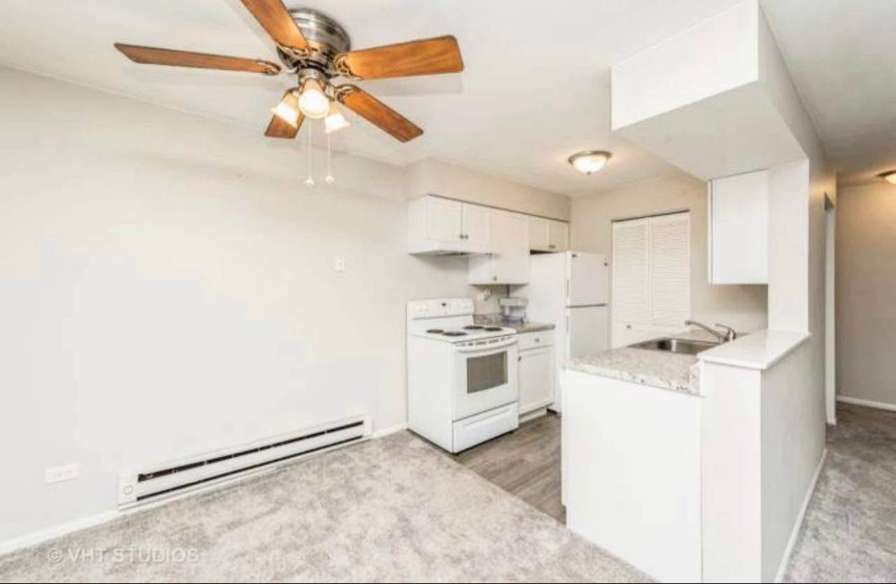 Crystal Lake, IL 60014,633 Virginia Road #214